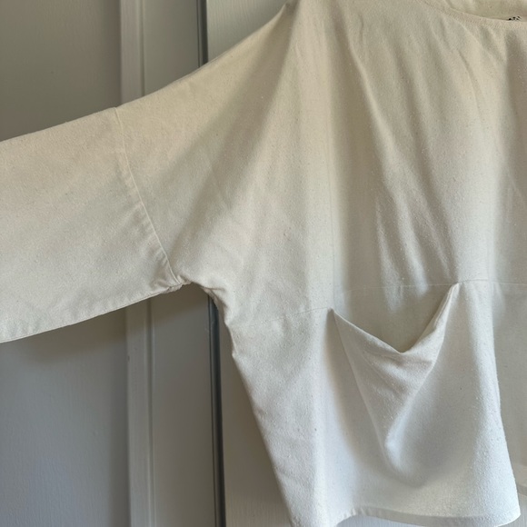 Jamie + the Jones long sleeve pocket box top - Picture 2 of 6